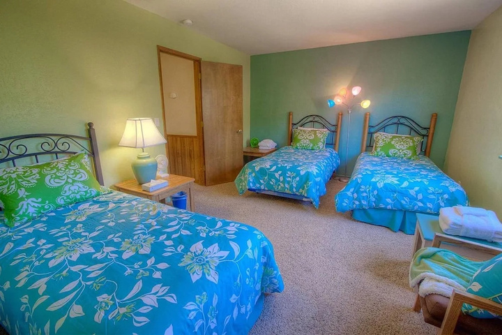 Room 5 of 16