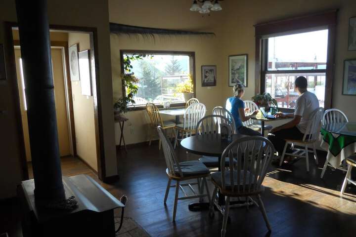Dining 43 of 60