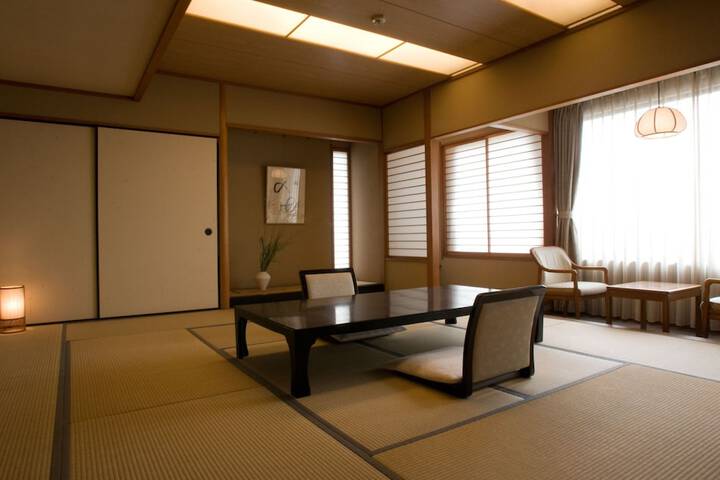 Room 22 of 110