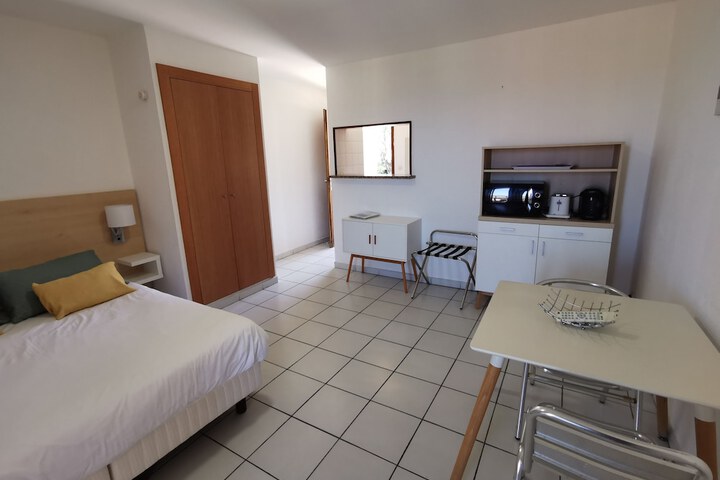 Room 9 of 38