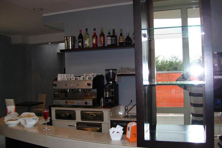 Lounge 40 of 46
