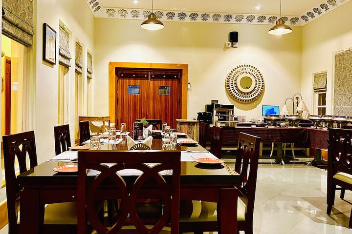 Dining 53 of 78