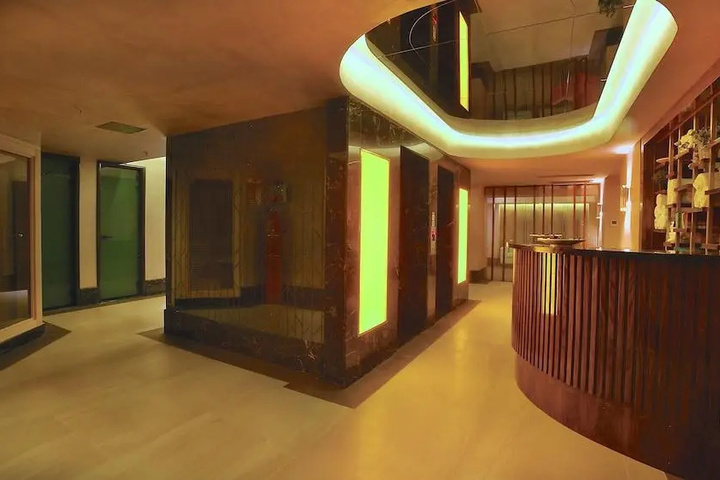 Room 8 of 22