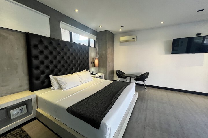 Room 19 of 68