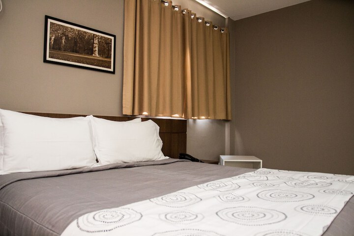 Room 7 of 24