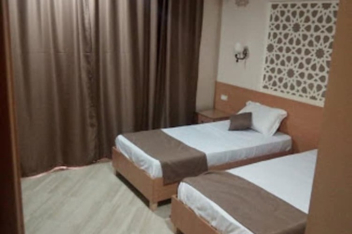 Room 7 of 19