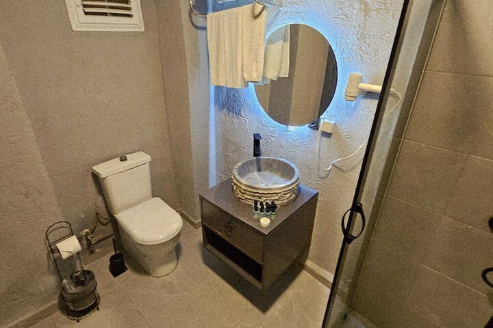 Room 174 of 204