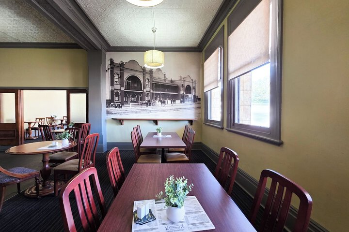 Dining 11 of 28