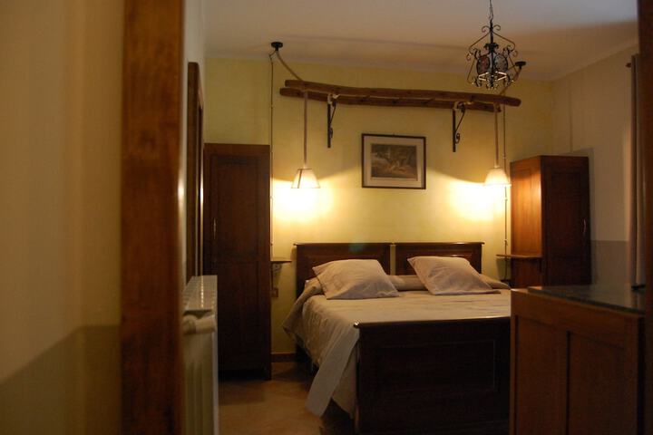 Room 4 of 49