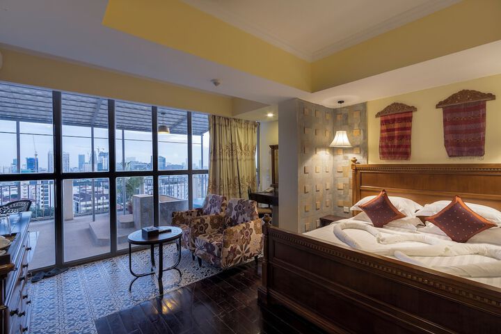 Room 15 of 37