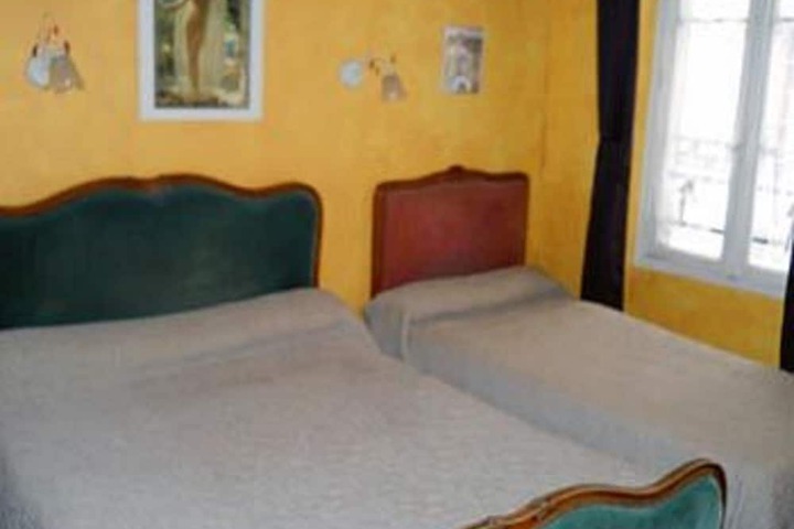 Room 7 of 30