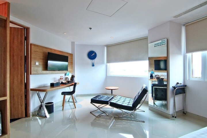 Room 28 of 53
