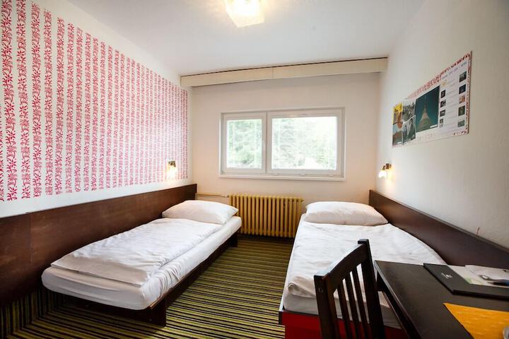 Room 4 of 49