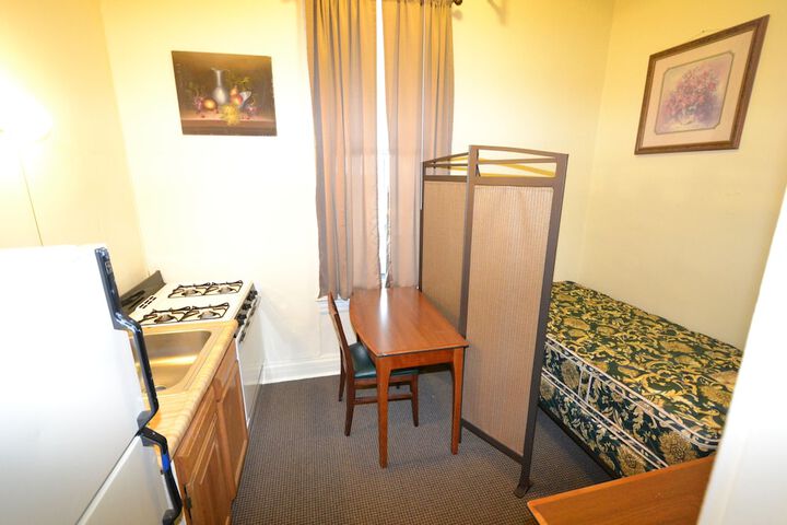Room 5 of 38