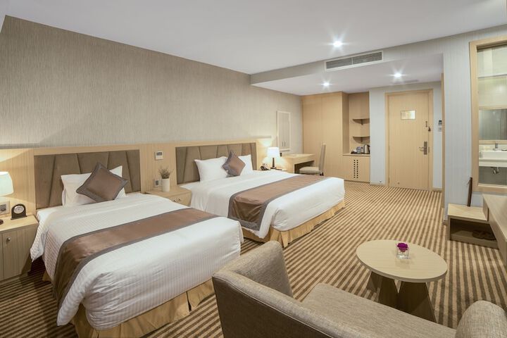 Room 10 of 49