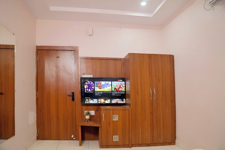 Room 15 of 24