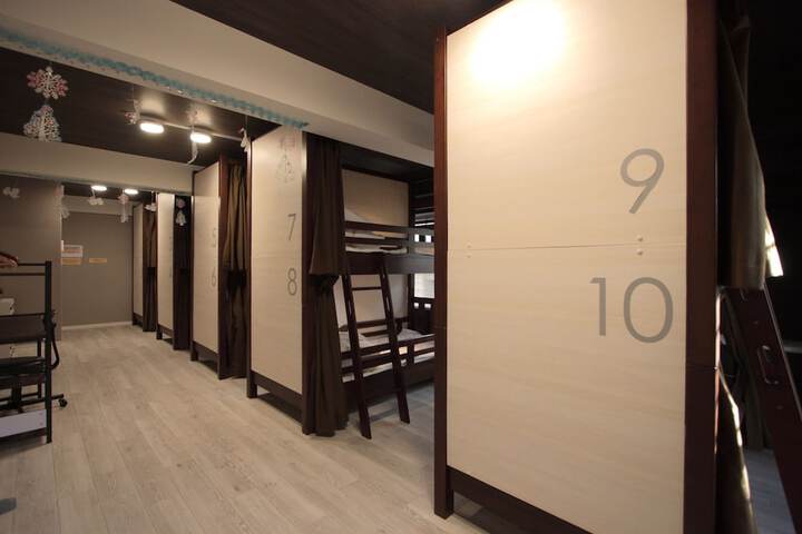 Room 15 of 62