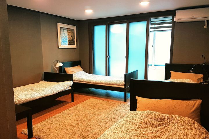 Room 30 of 77