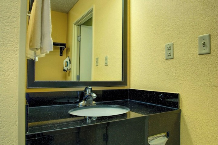 Room 18 of 36