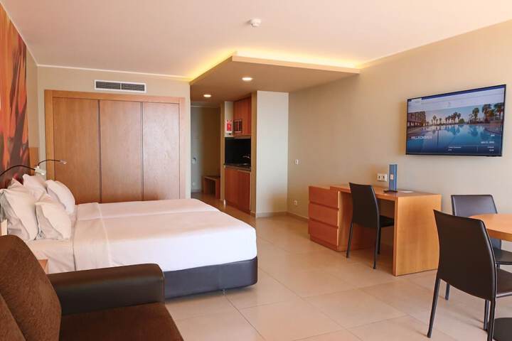 Room 76 of 179