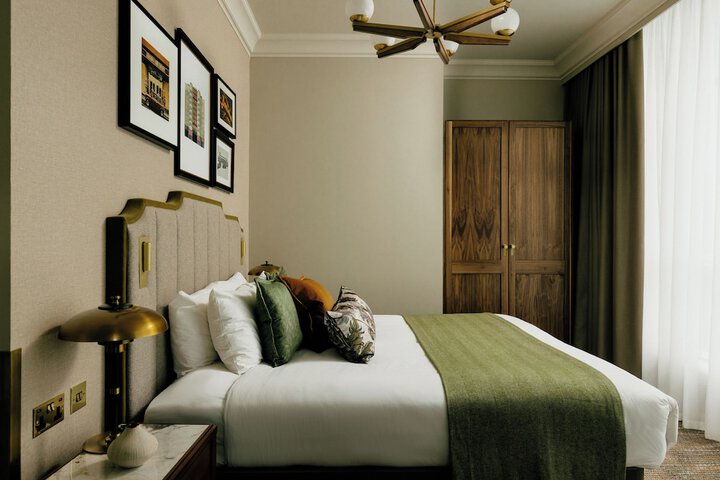 Room 21 of 80