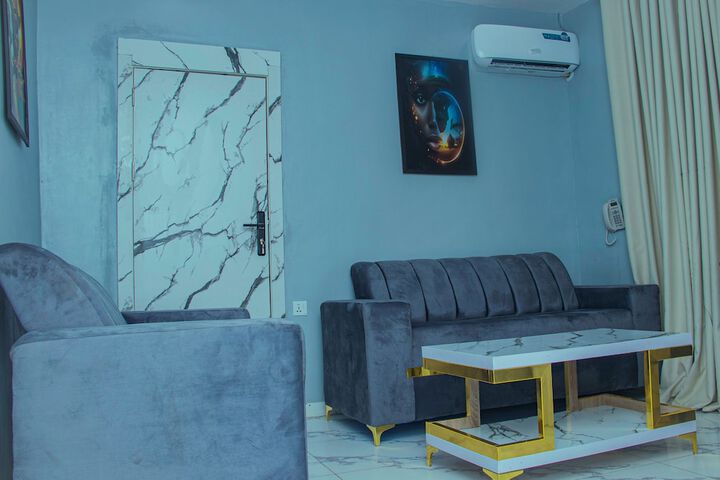 Room 13 of 20
