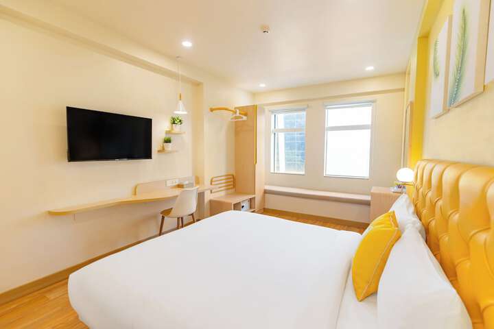 Room 18 of 27
