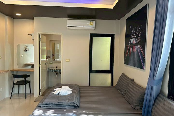 Room 25 of 133