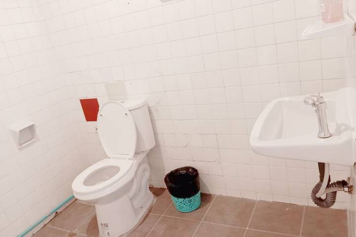 Room 10 of 15