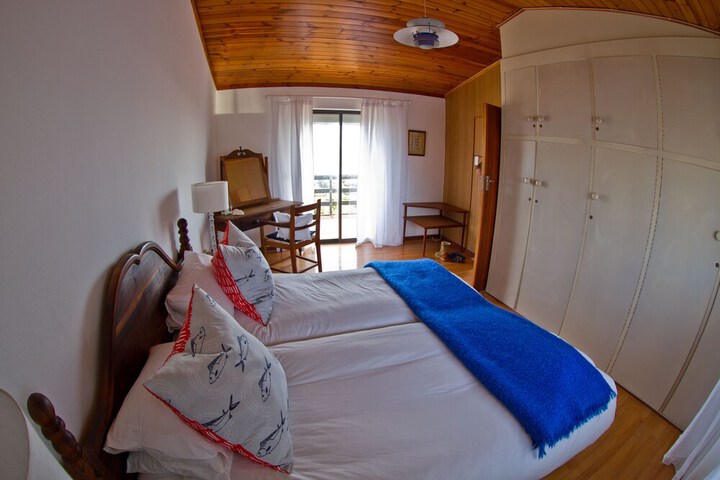 Room 4 of 11
