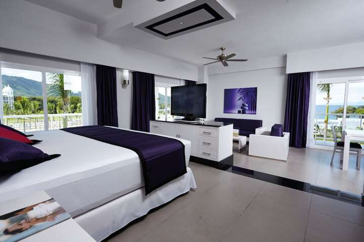 Room 5 of 105