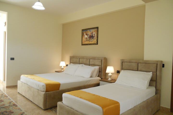 Room 12 of 41