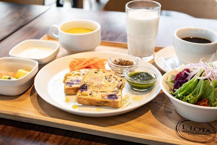 Breakfast/Coffee Service 78 of 90