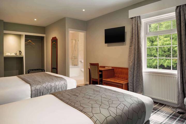 Room 30 of 94