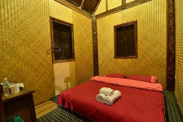 Room 4 of 6