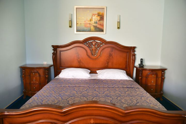 Room 15 of 42