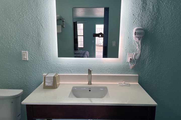 Room 15 of 22