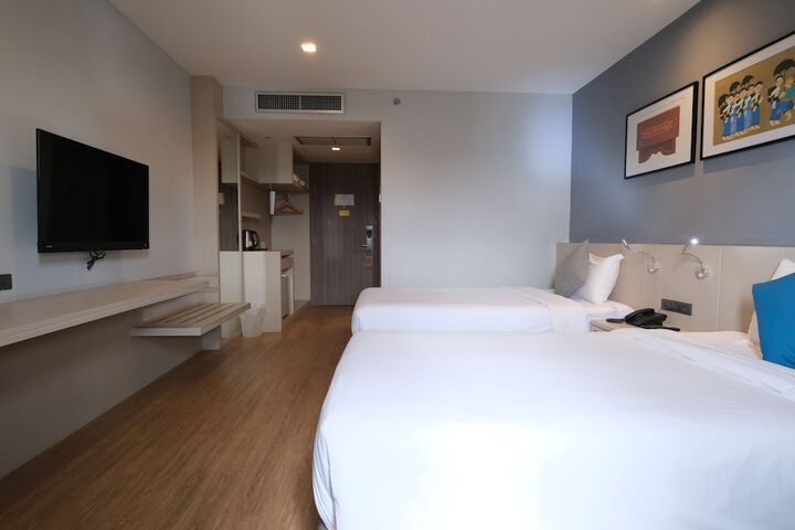 Room 13 of 44