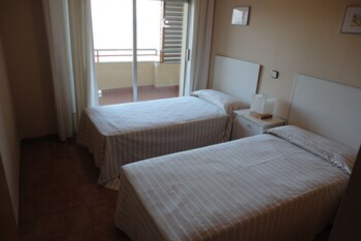 Room 9 of 15