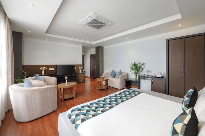 Room 9 of 23
