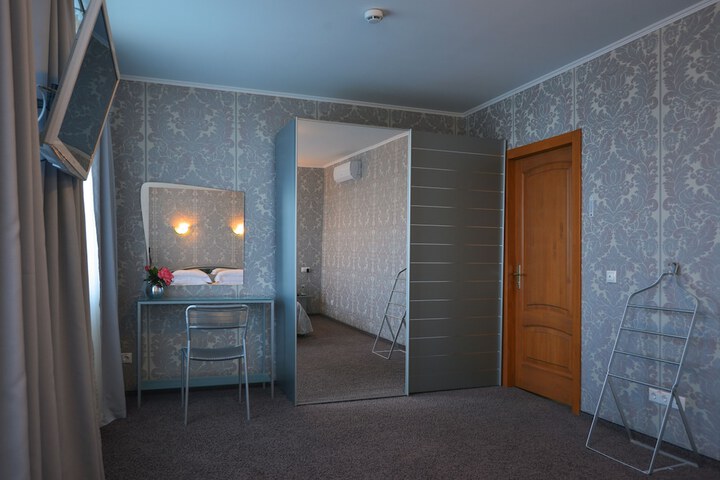 Room 15 of 65