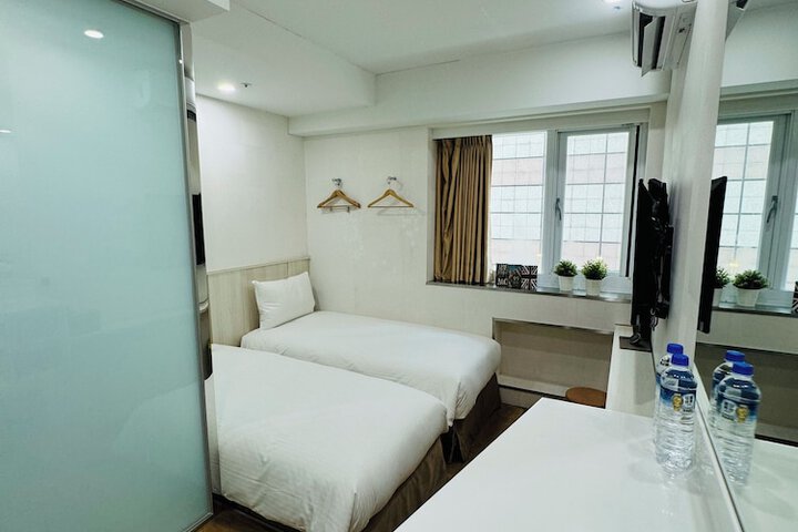 Room 21 of 56