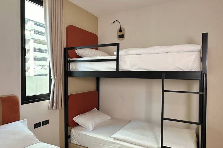 Room 22 of 79