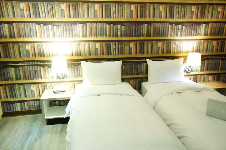 Room 7 of 63