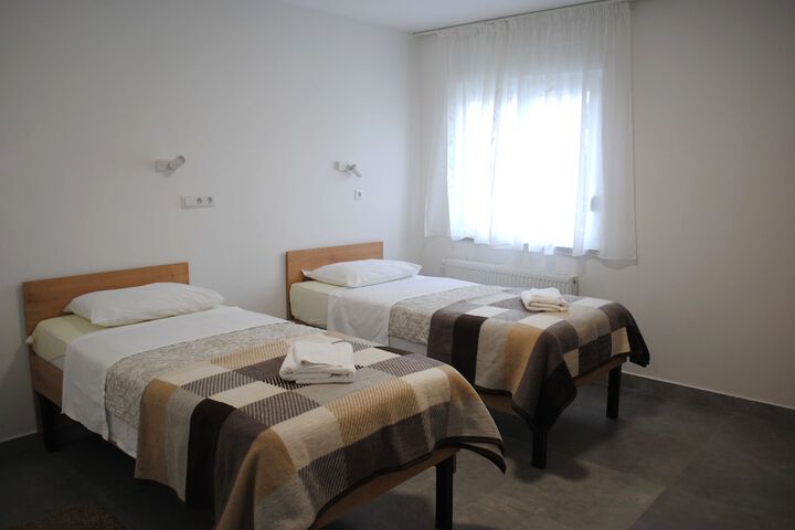 Room 44 of 92