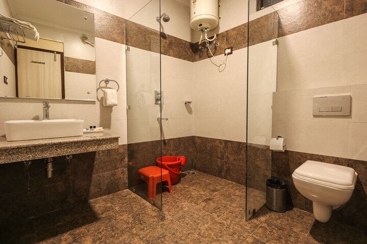 Room 53 of 73