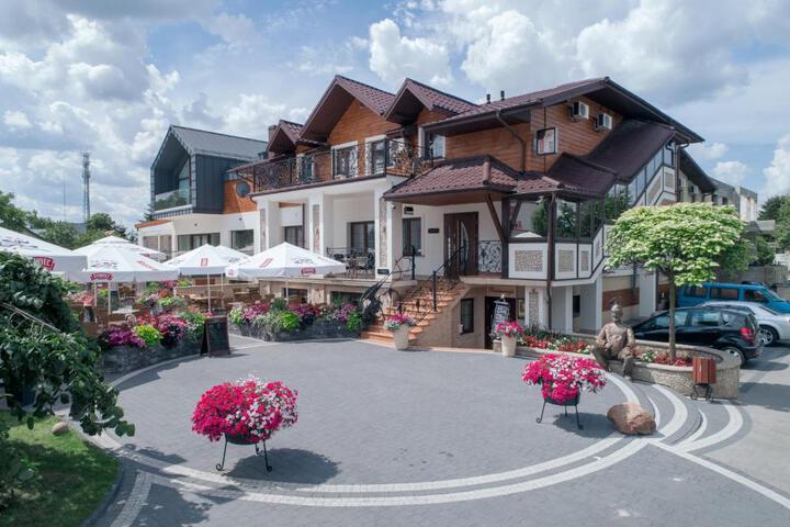 Exterior of Hotel & Restauracja Gniecki