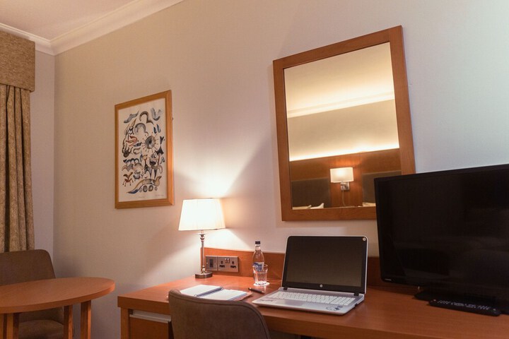 Room 11 of 50