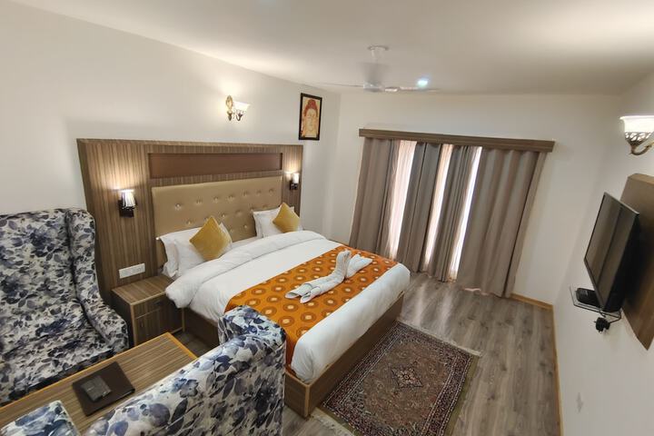 Room 16 of 27