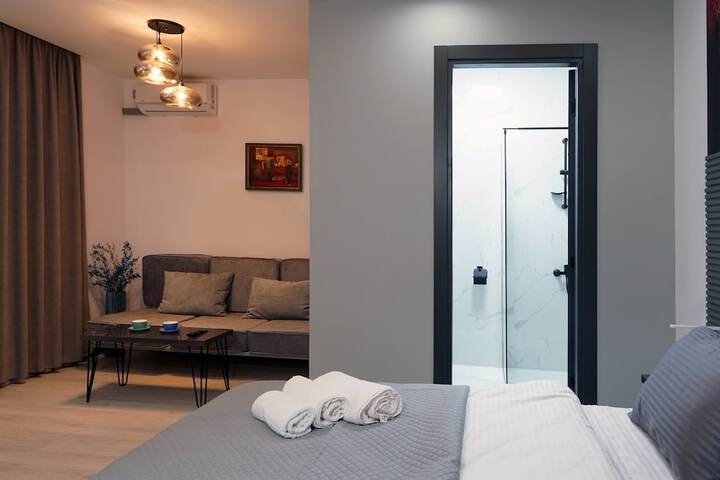 Room 6 of 19